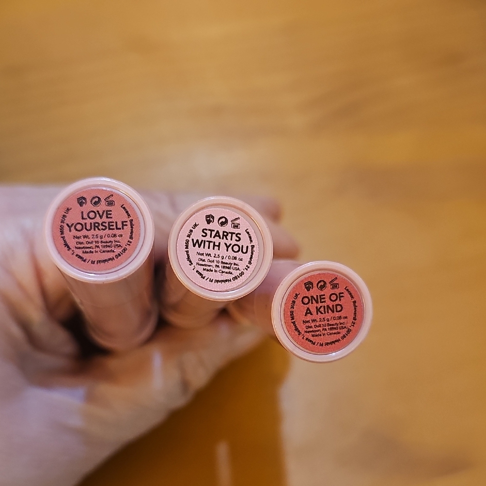 Doll 10 Multitasker 3-in-1 lip color sticks